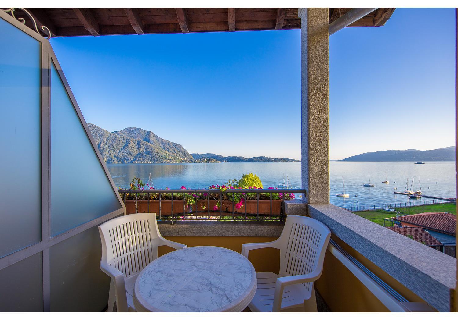 Hotel Residence Zust Verbania Eksteriør bilde